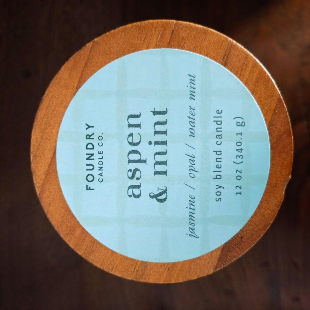 FOUNDRY CANDLE CO Aspen & Mint Candle - Picture 2 of 5